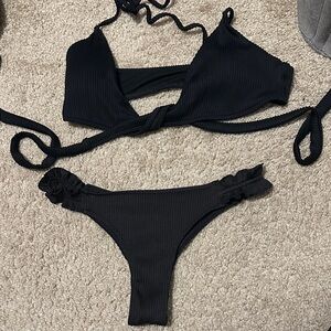 Hollister Women's Black Ribbed Tie Bikini Set